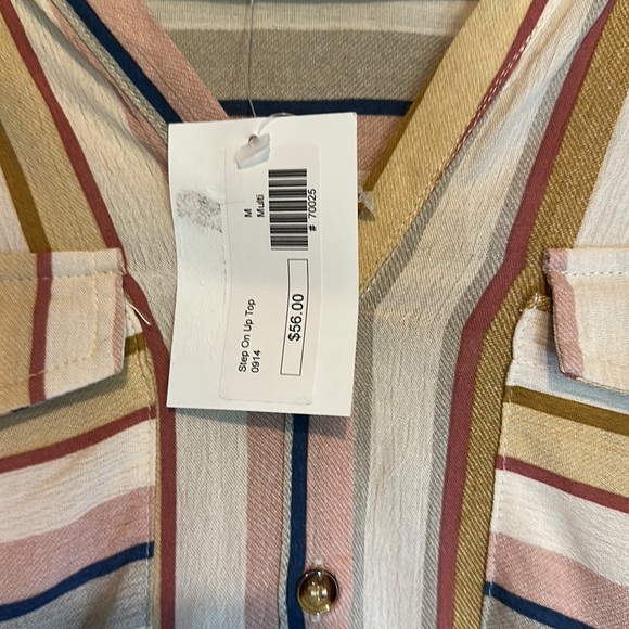 Vneck striped long sleeve with buttons & 2 front pockets nwt - Picture 2 of 3
